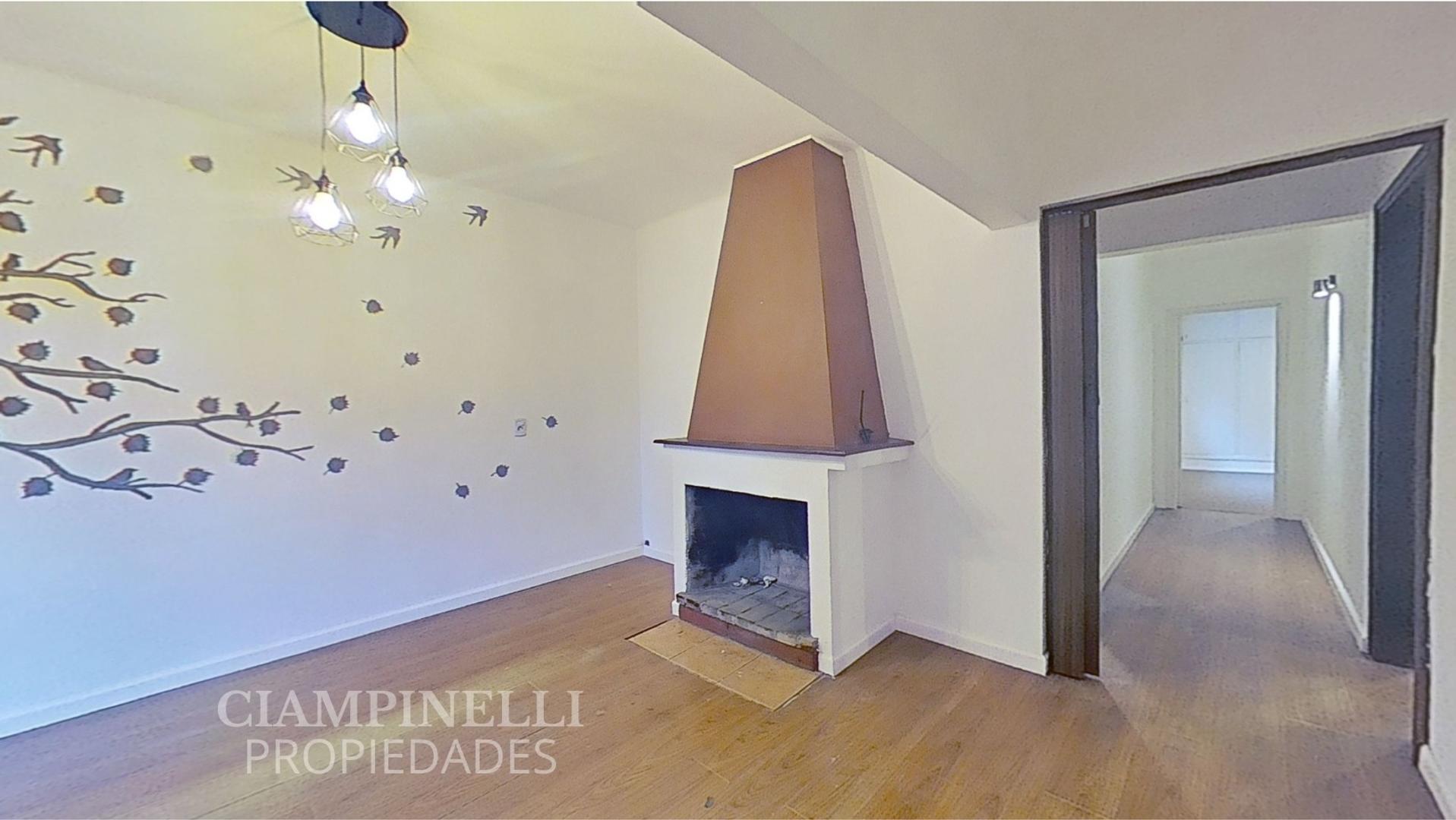 Casa PH 2 dorm. 2 baños c/ balcón al frente.