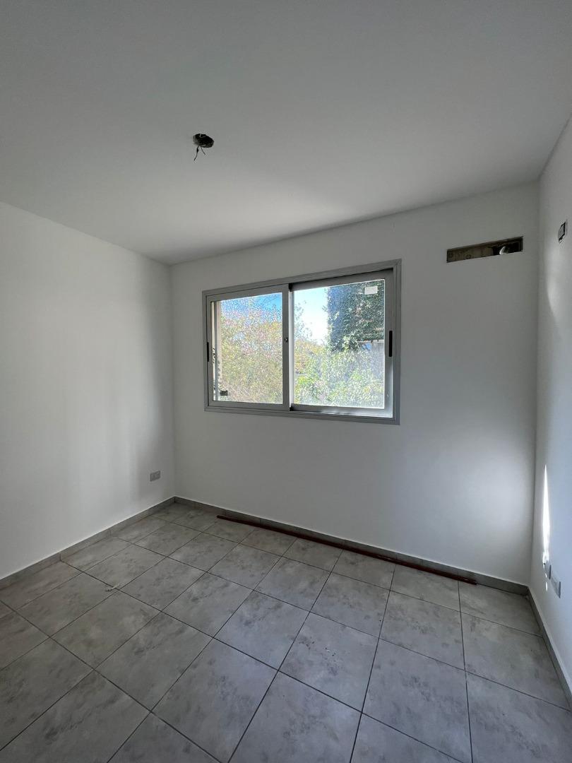 VENTA DE DUPLEX MORENO CENTRO