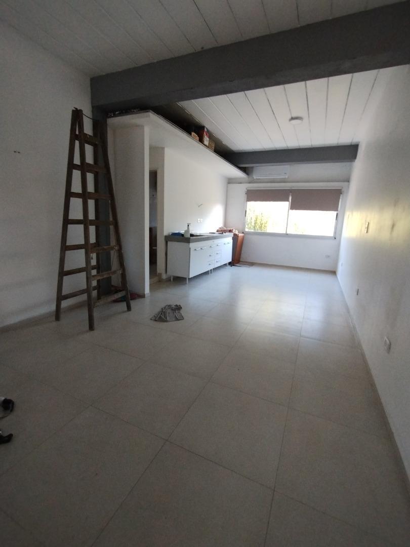 Departamento en Alquiler en Manuel B Gonnet, $ 375.000