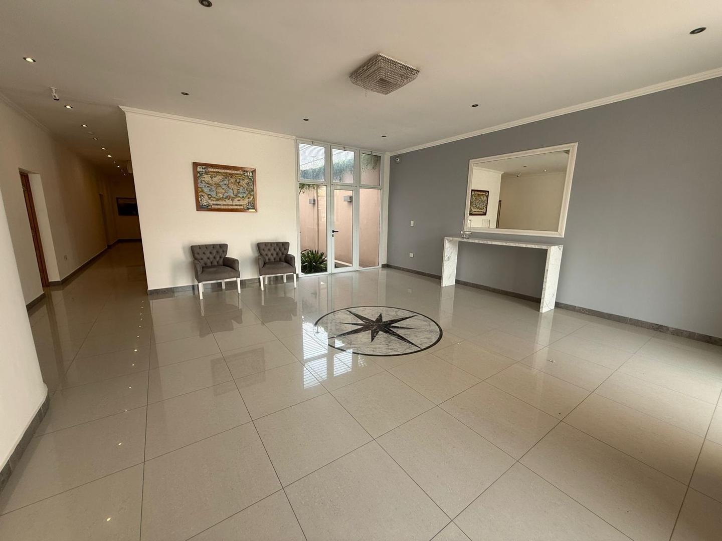 De Dominicis 1100, Piso PB