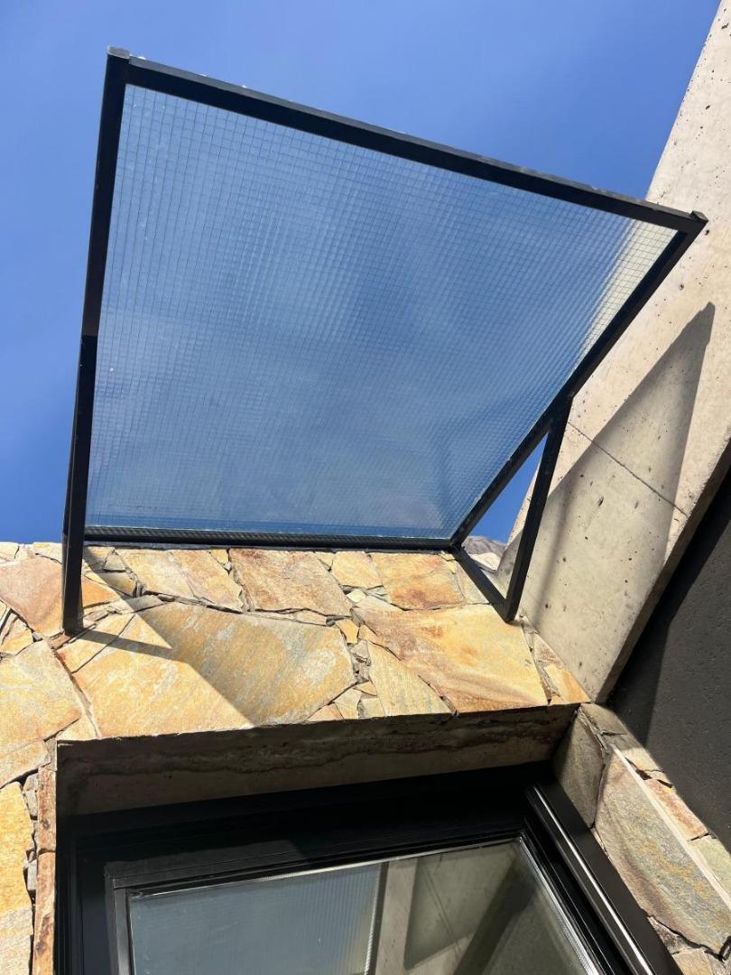 Casa 5 ambientes con 4 baños