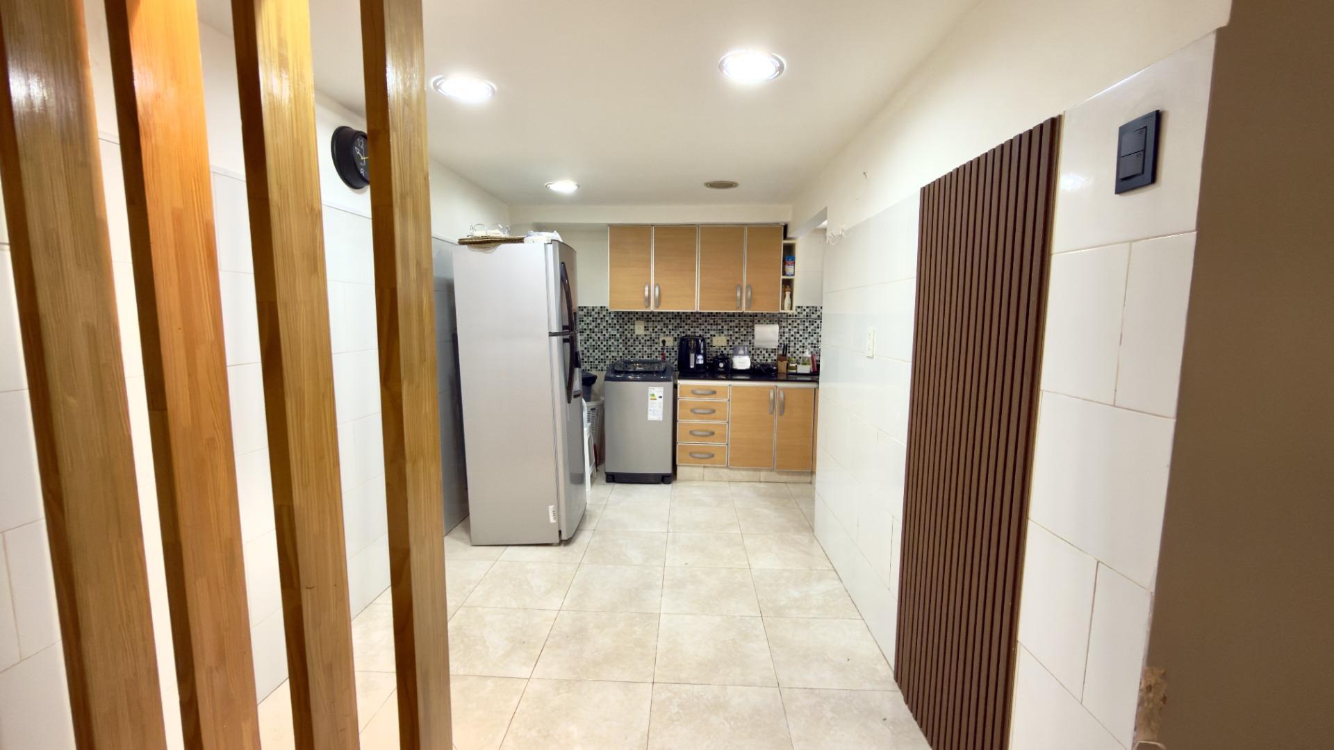 Paraguay 5000, Piso 1