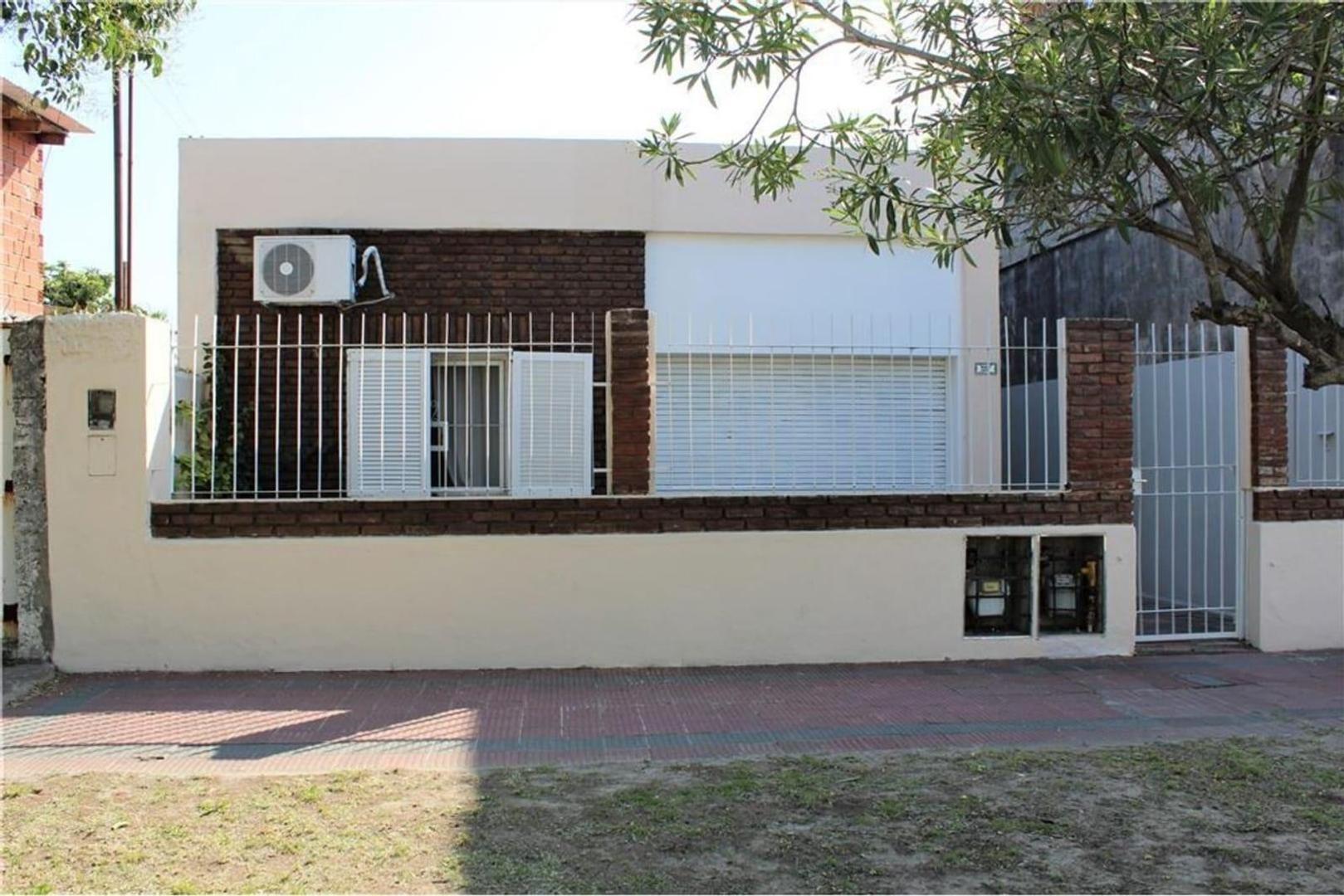 CASA EN VENTA MERLO 4900 VILLA DOMINICO