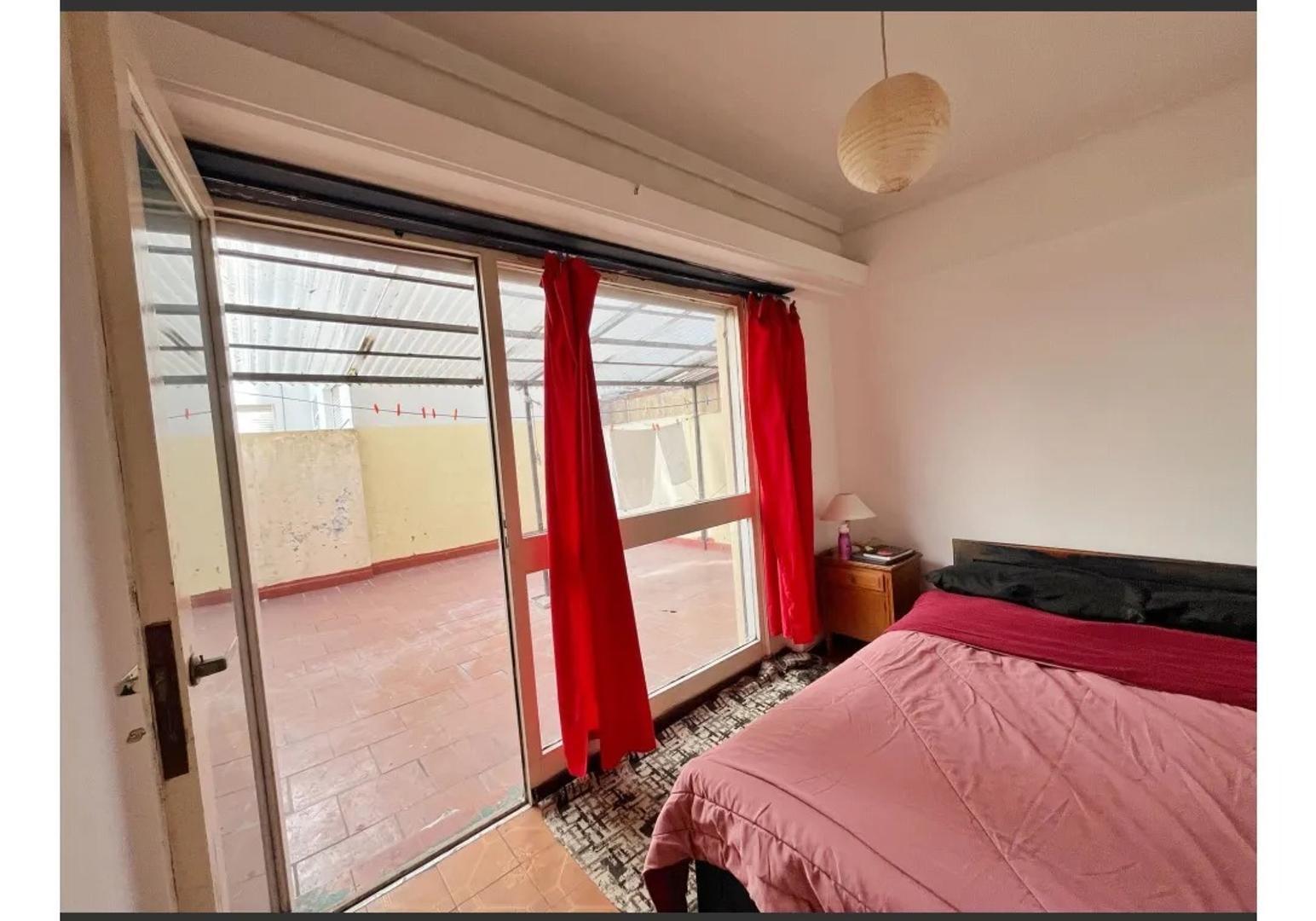 DEPARTEMENTO AMB Y MEDIO CON AMPLIO PATIO