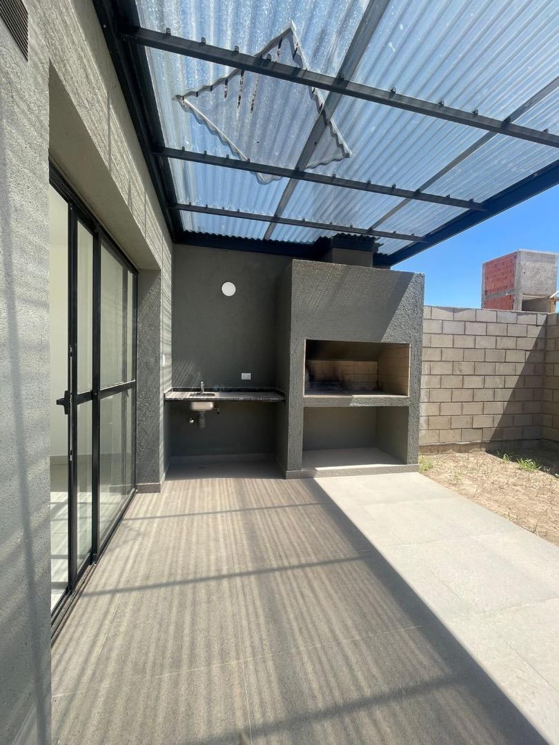 Casa en Alquiler en Solares de Manatiales, USD 1.000