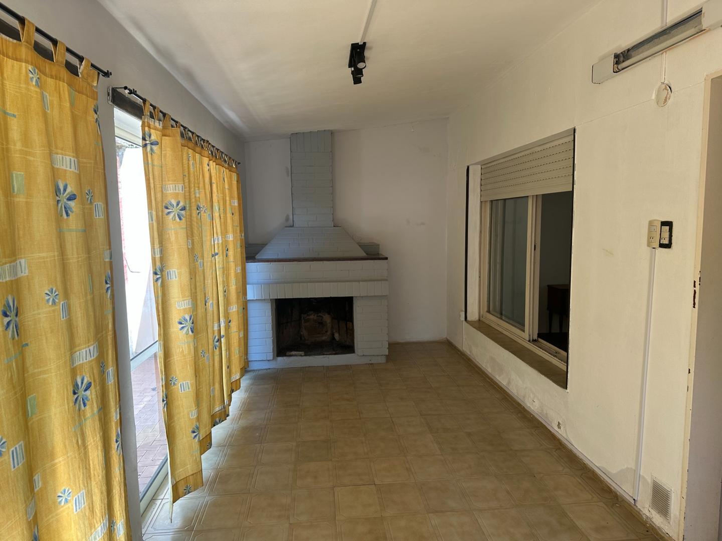 Venta Chalet sobre Bv.L.Torre Amplio Cons 1ra Calidad serv *