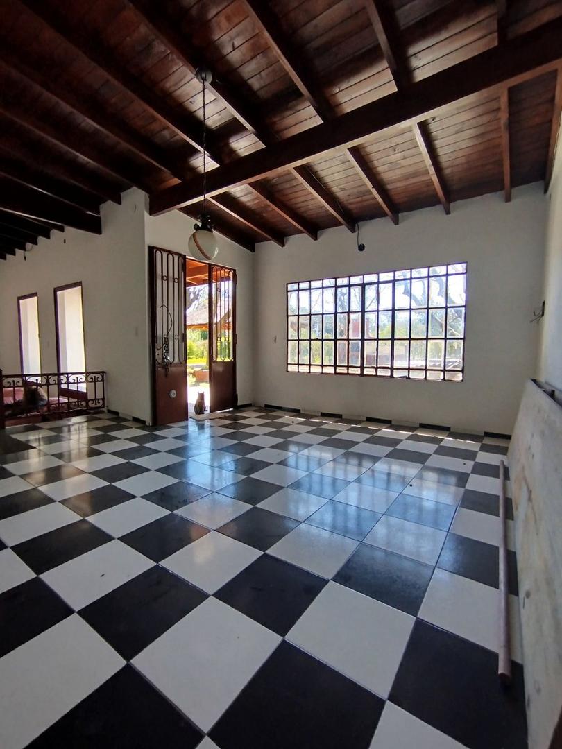 VENTA CASA QUINTA 3 AMBIENTES PONTEVEDRA PILETA