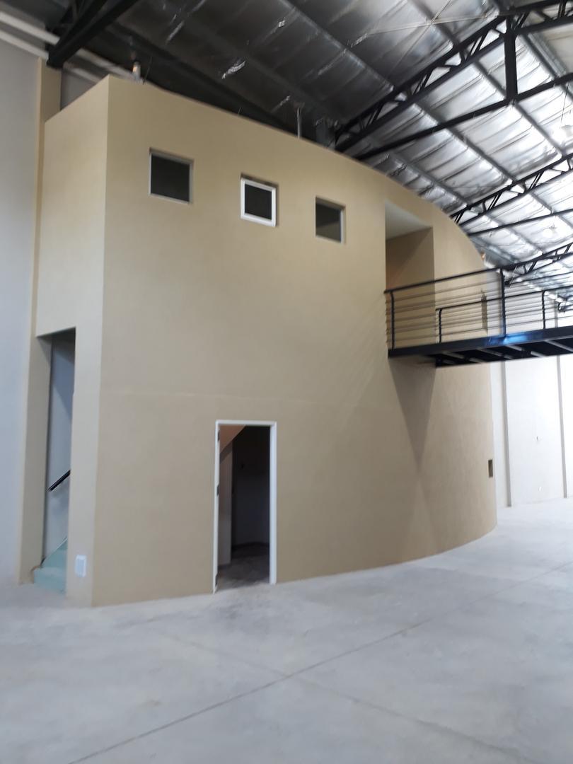 Galpon en Venta en Garin, USD 440.000