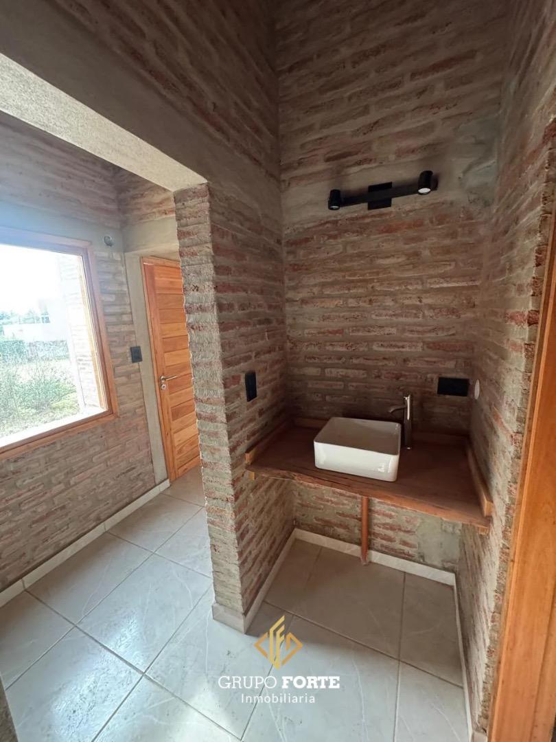 Casa en Venta en Residencias 1, USD 105.000