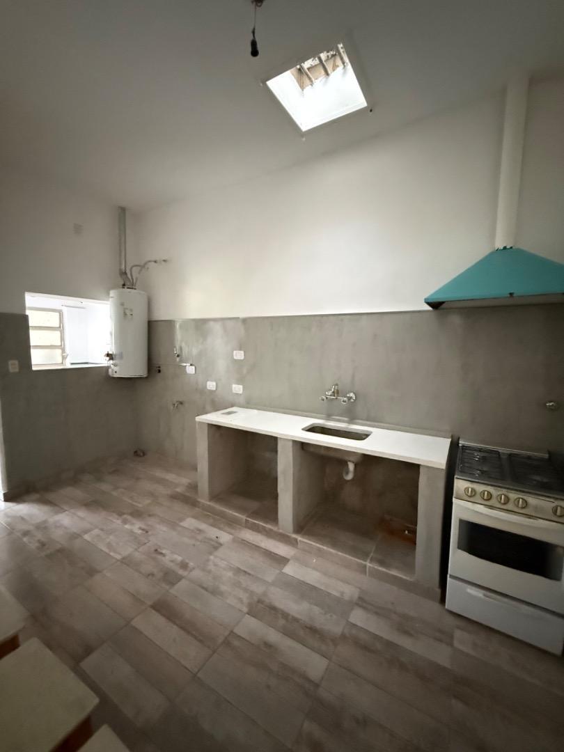 Casa en Alquiler con 1 cochera