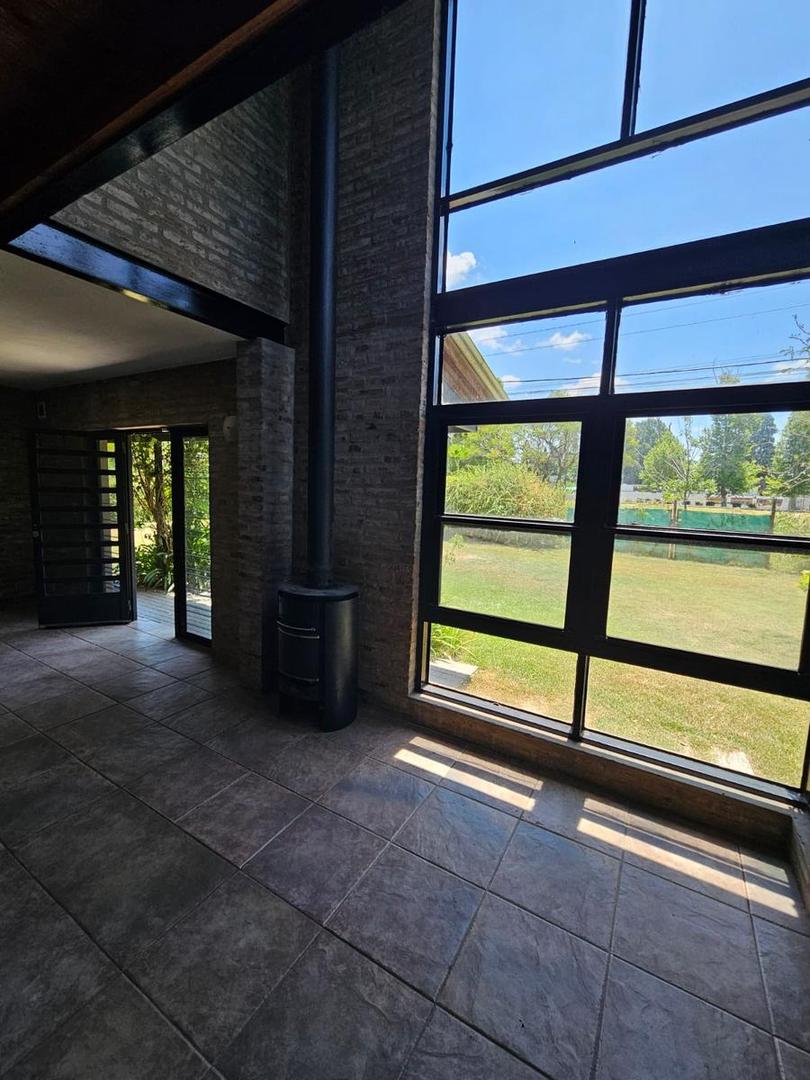 Casa en Alquiler en Funes, $ 1.200.000