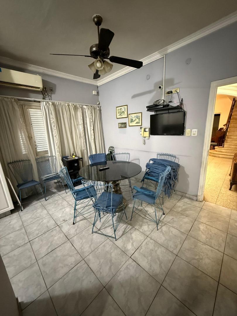 Casa 6 ambientes con 4 baños