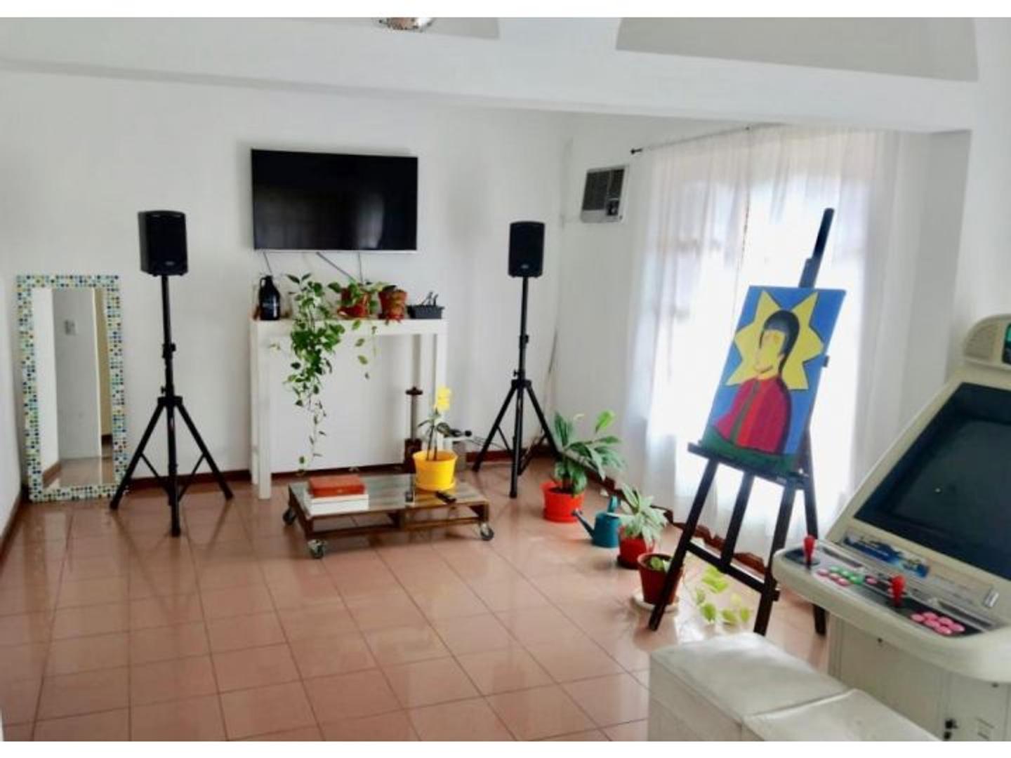 Depto Tipo Casa en Venta de 4 ambientes