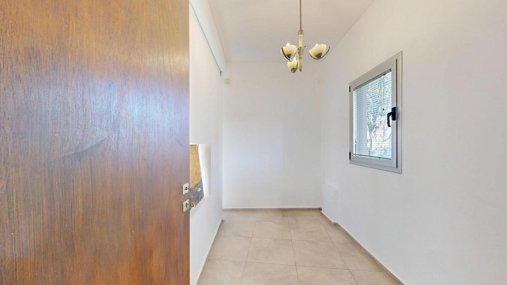 Casa 6 ambientes con 1 baño