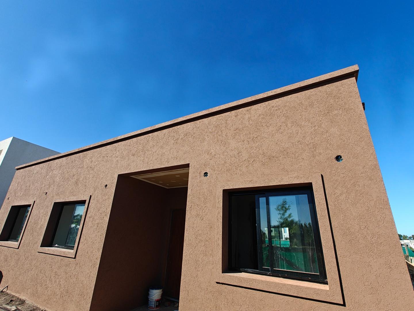 Casa venta con pileta en Pilar del Este Santa Elisa