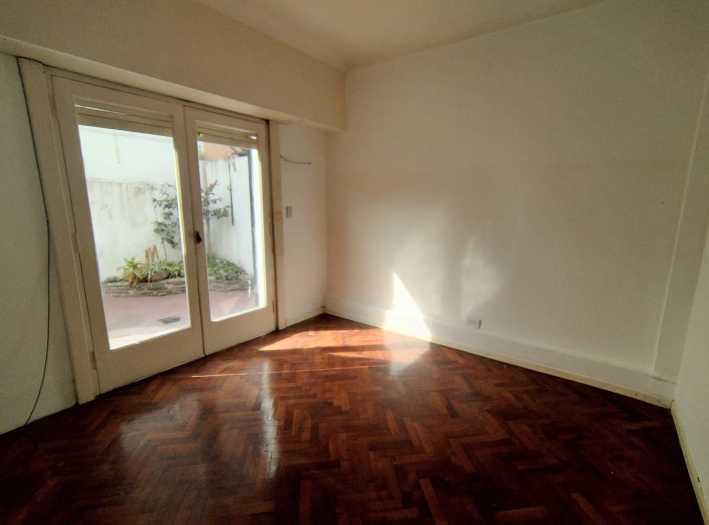 Moreno 729 , Piso PB