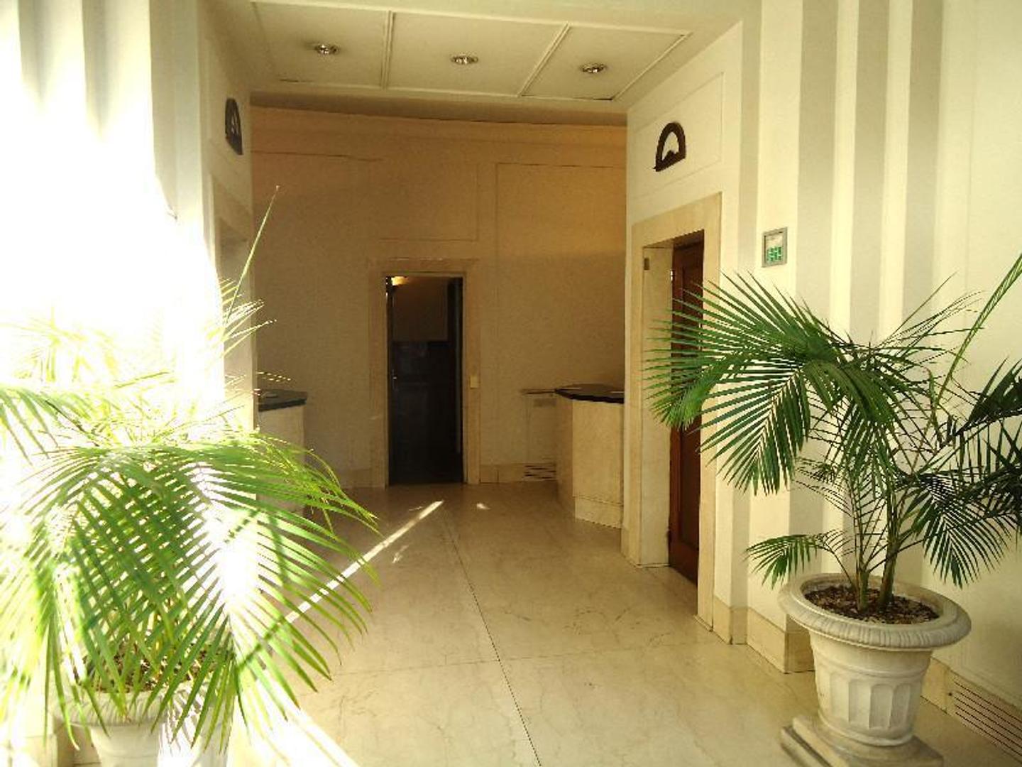 Oficina en Alquiler 100 años