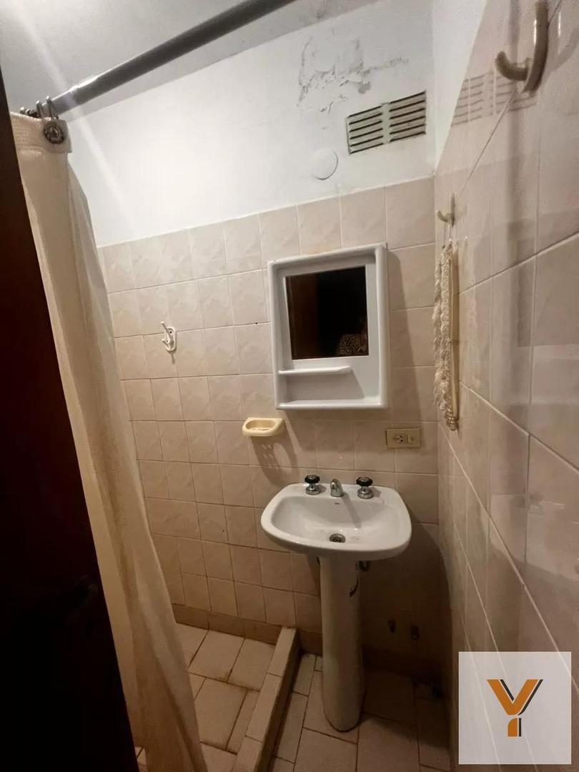 Casa 10 ambientes con 6 baños