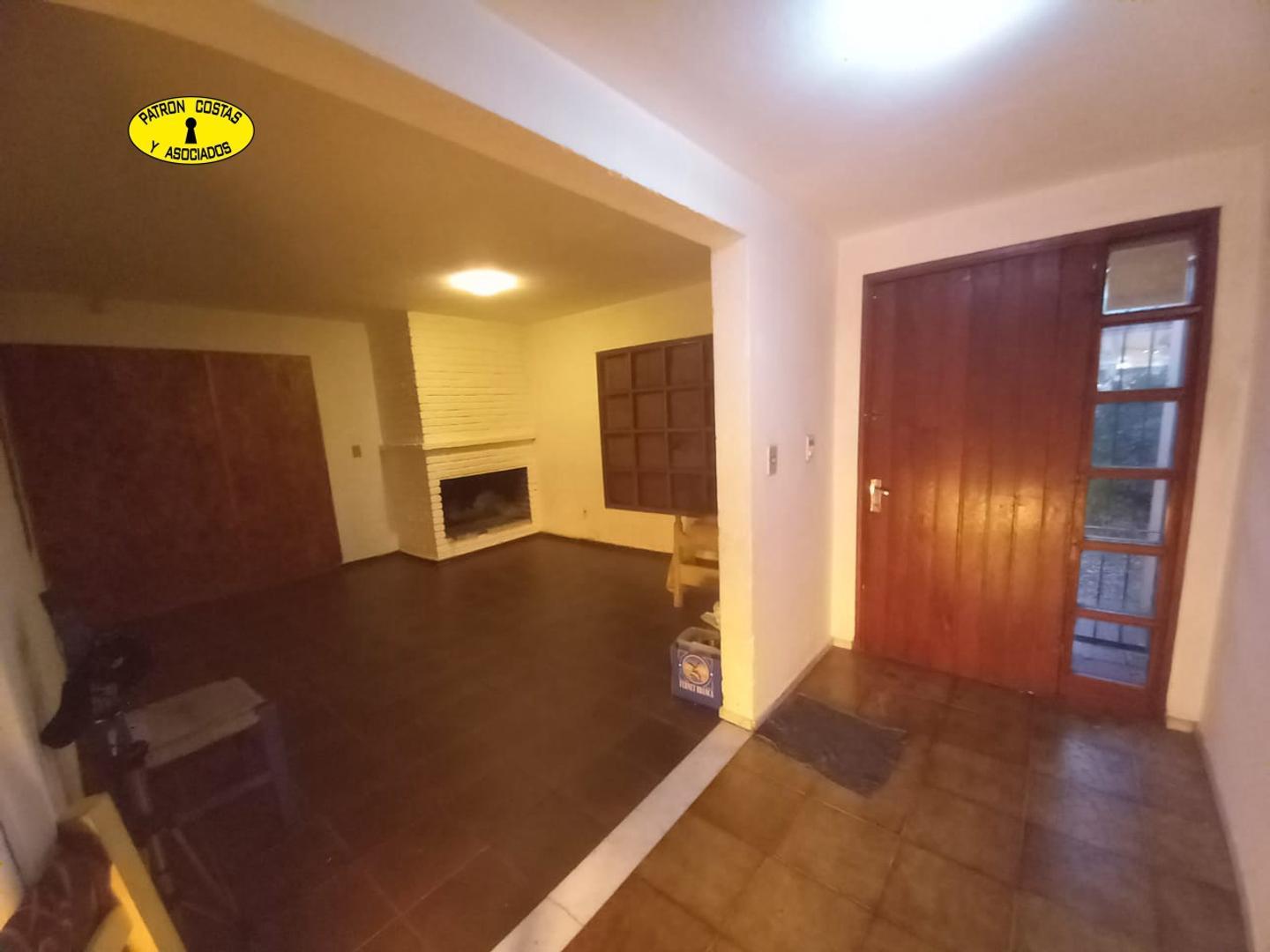 3271HP- VENTA Punta del ESTE excelente local gastronómico Av