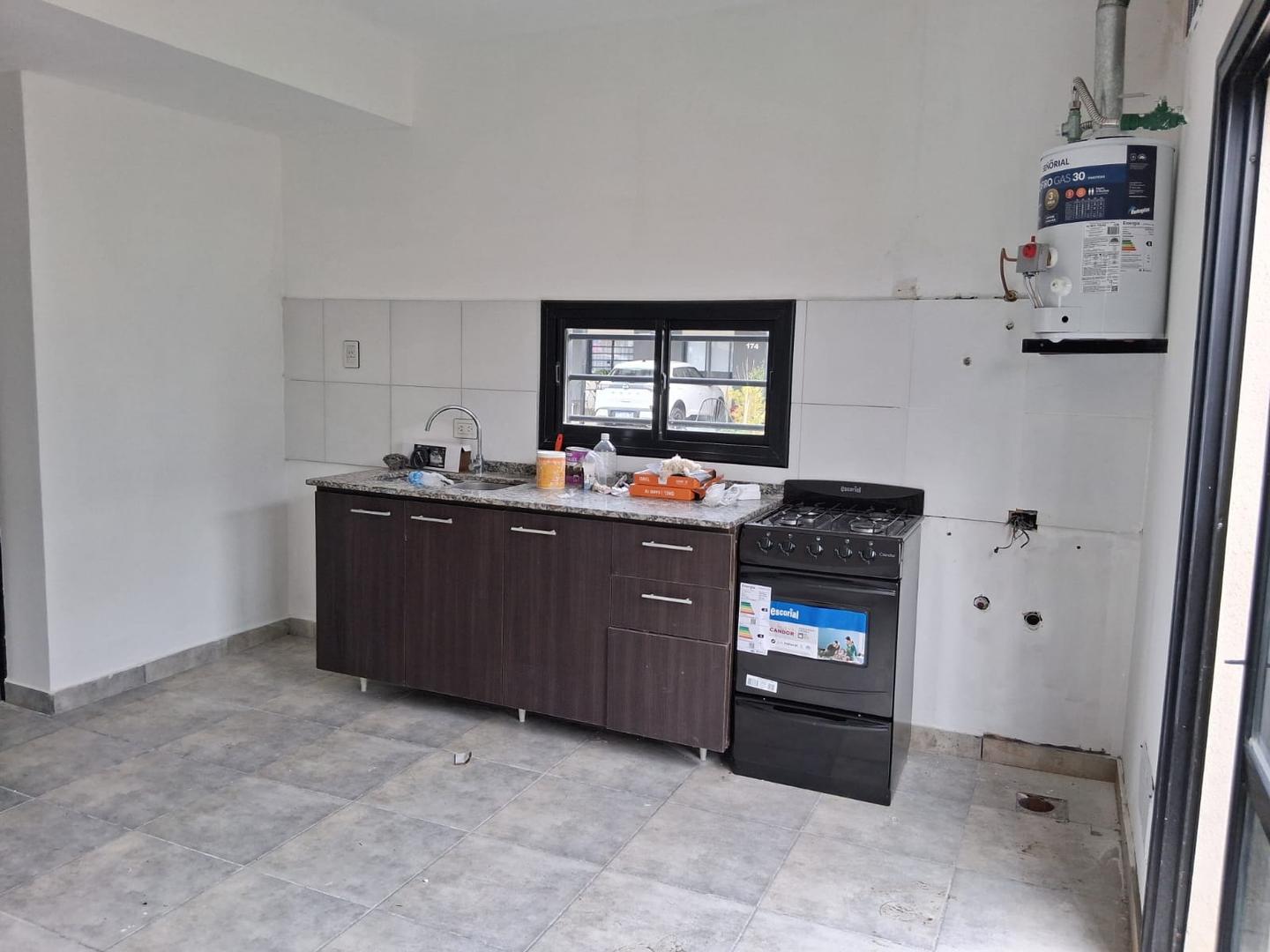 Casa en Alquiler con 1 cochera