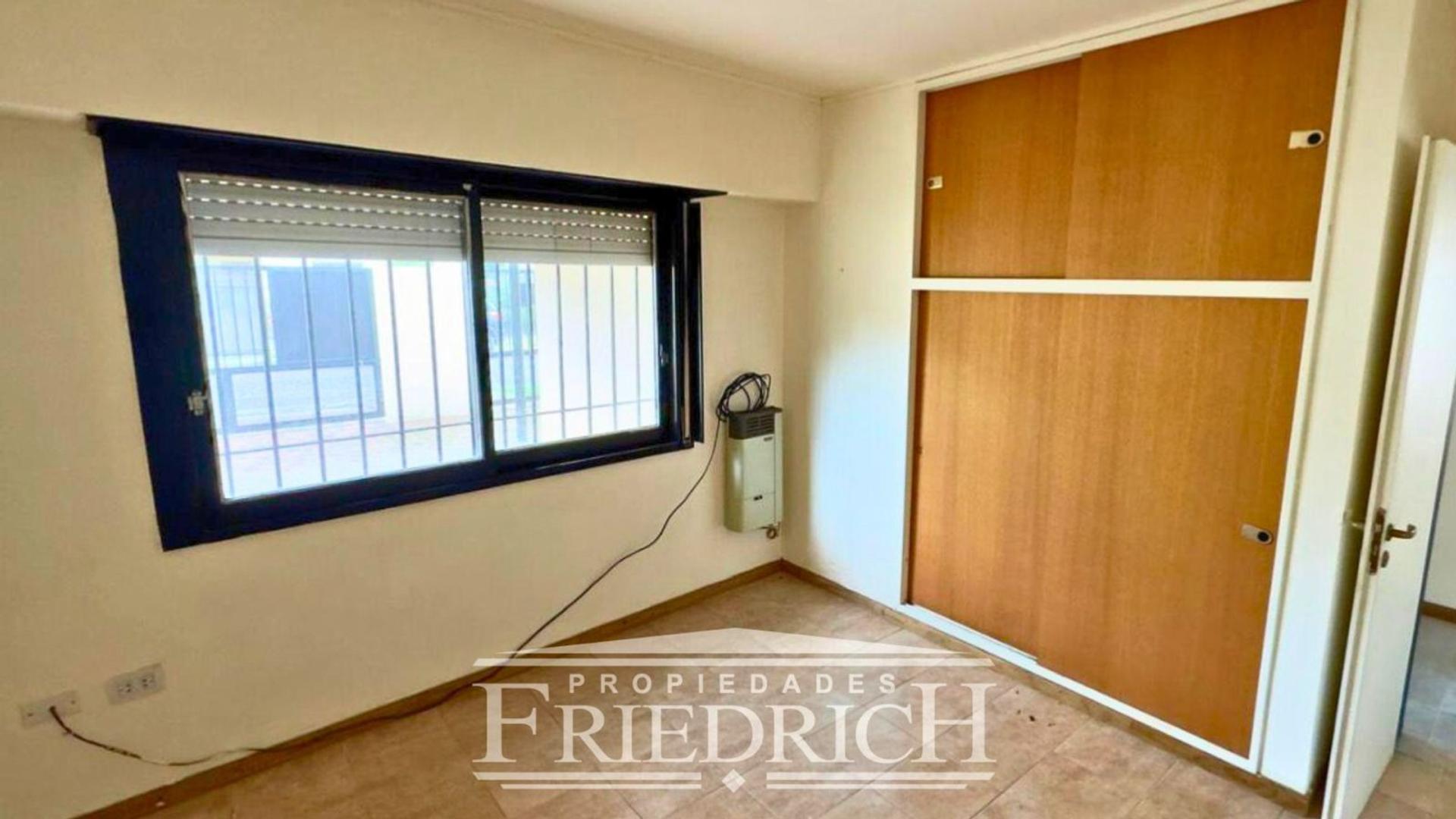 Casa 4 ambientes con 1 baño