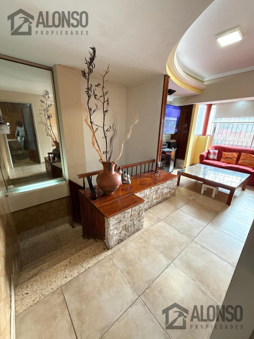 Depto Tipo Casa en Venta de 6 ambientes