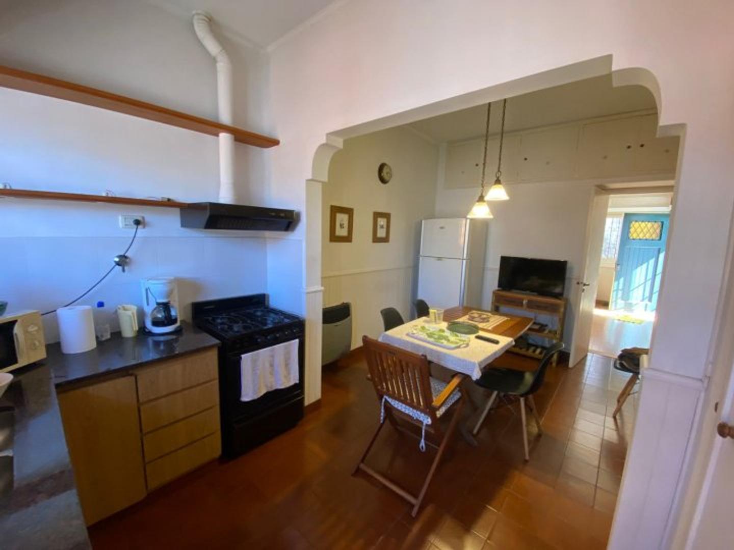 Casa 4 ambientes con 1 baño