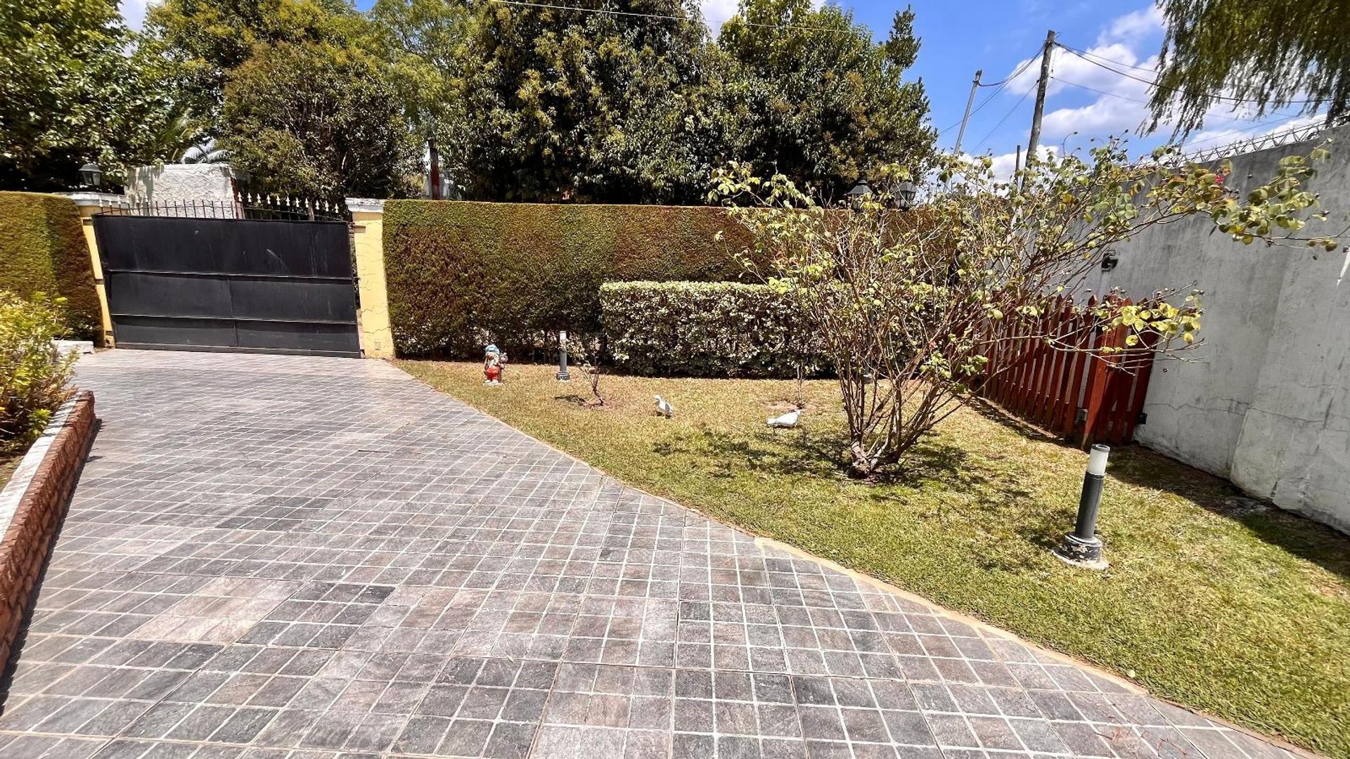 Casa 4 ambientes con 1 baño