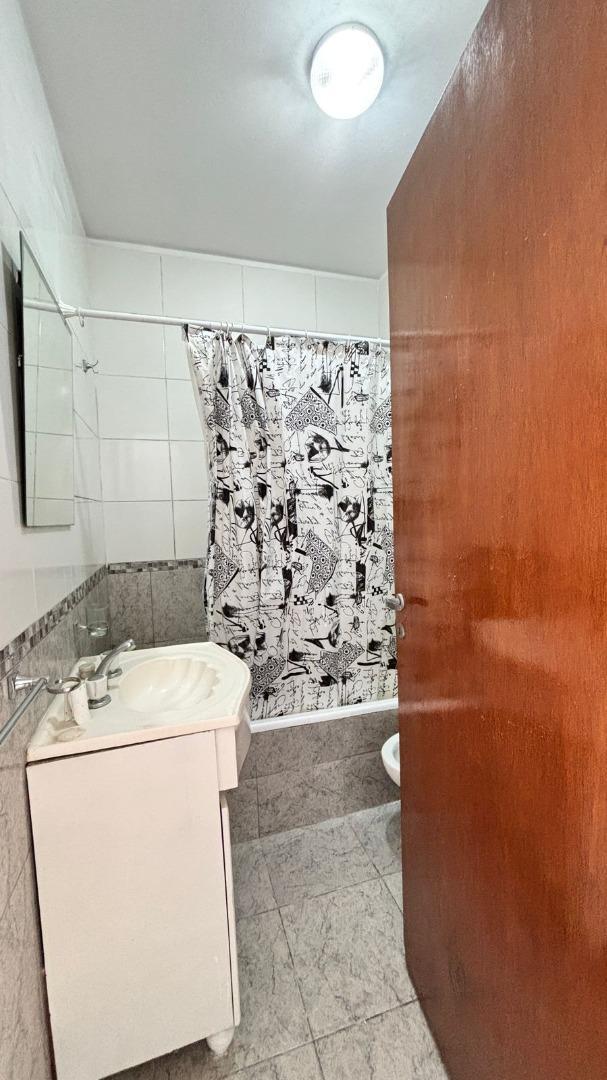 Departamento en Alquiler en Platanos, $ 450.000