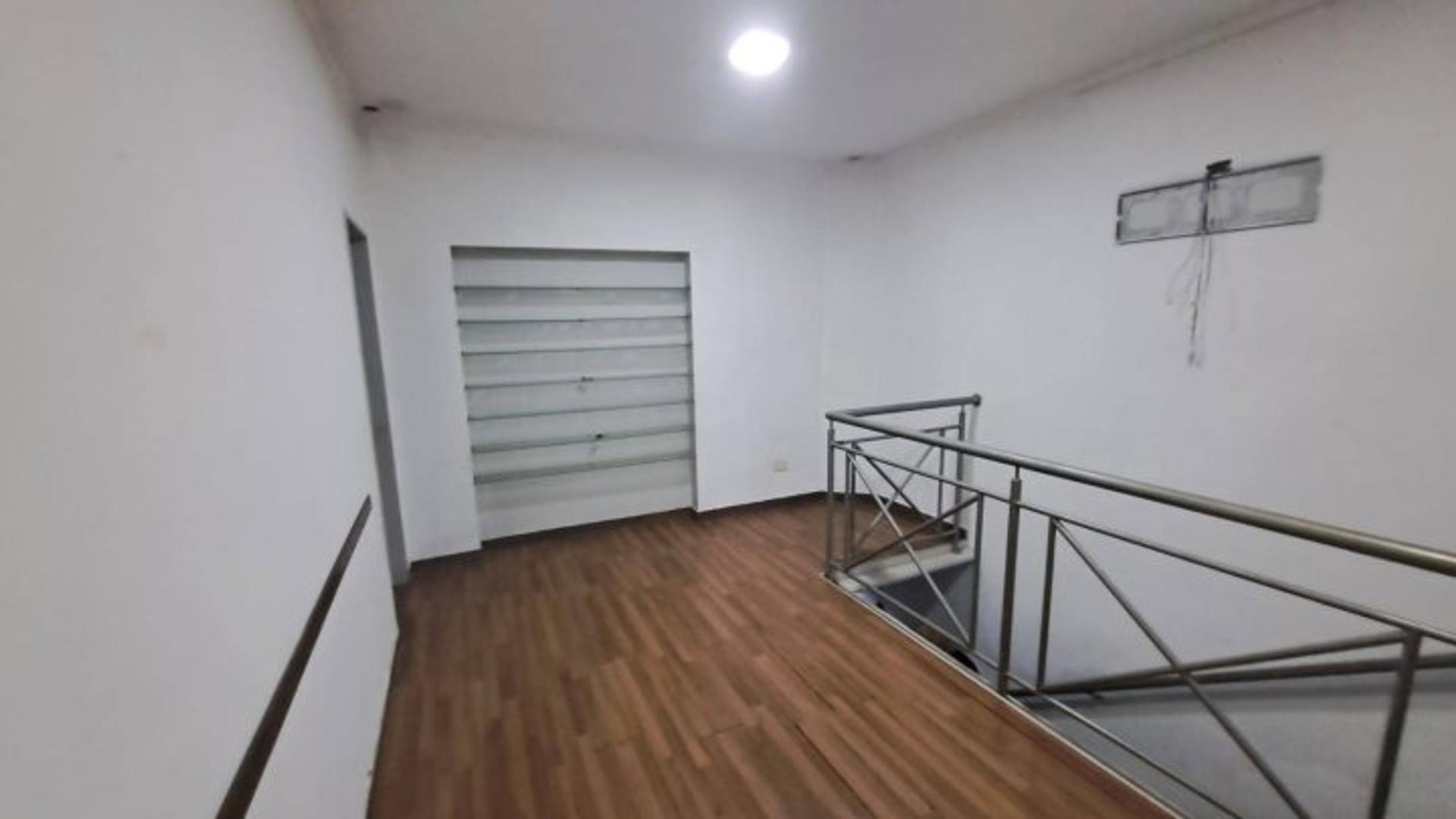 Riestra 5700 , Piso 2