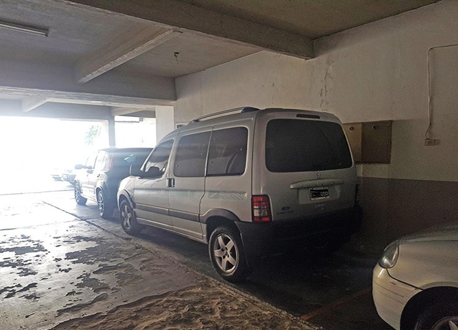 COCHERA CUBIERTA EN ZONA TEXTIL DE Av. AVELLANEDA