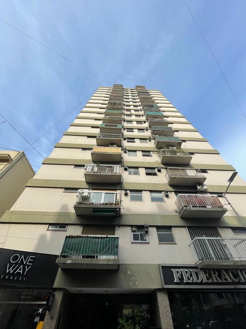 AVELL. CENTRO 3 AMTES. AL FRENTE A MTS. DE PZA. ALSINA