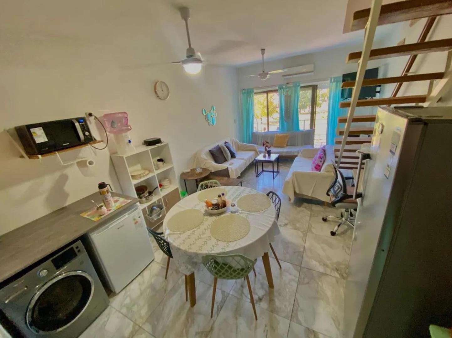 OPORTUNIDAD Duplex Remodelado 3 Amb en Country Boca Raton