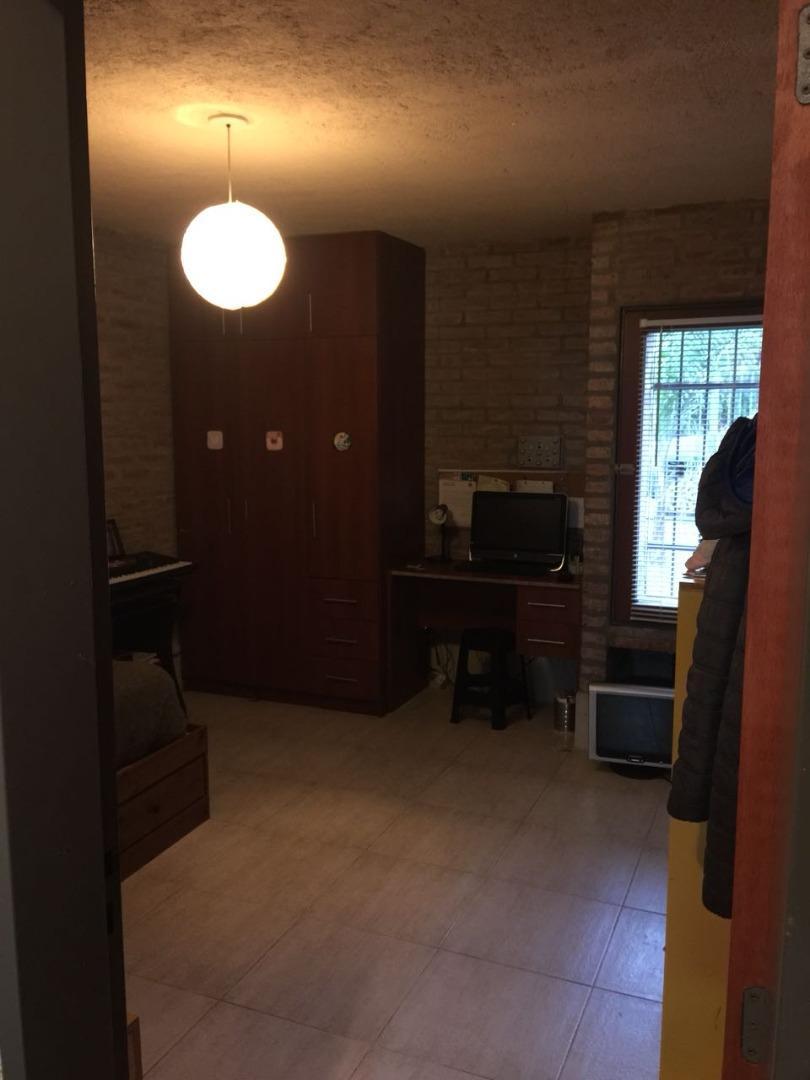 CASA EN VENTA VILLA ALLENDE LOMAS, PROXIMO SHOPPING, PILETA