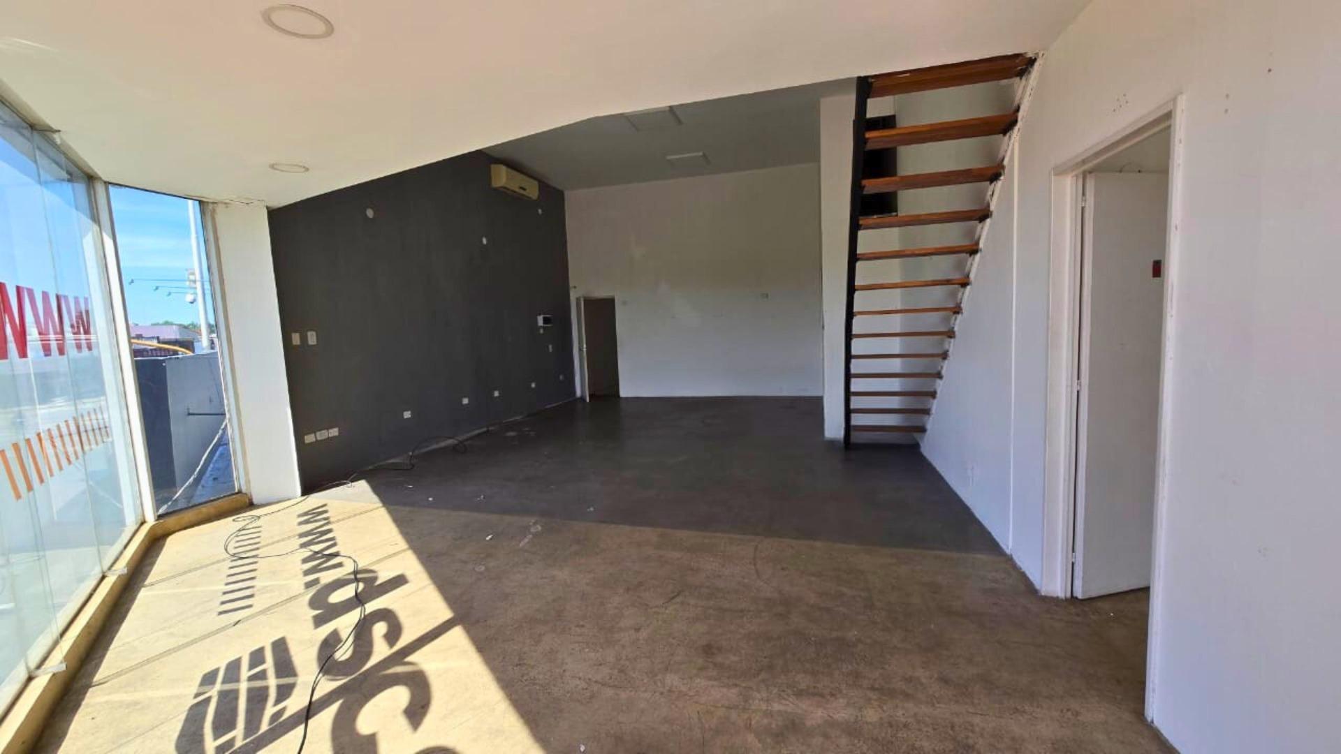 Oficina en Alquiler al Norte