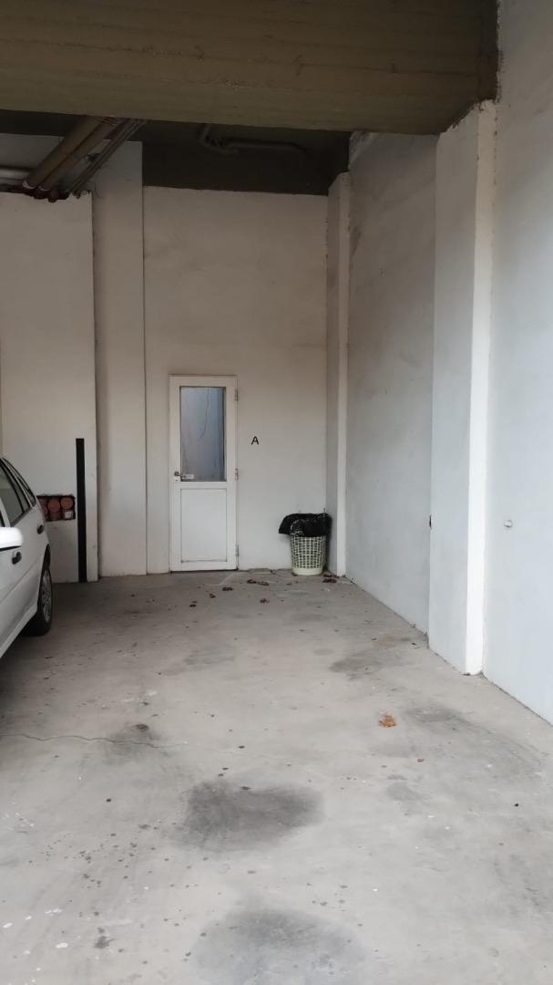 Cochera semicubierta en venta