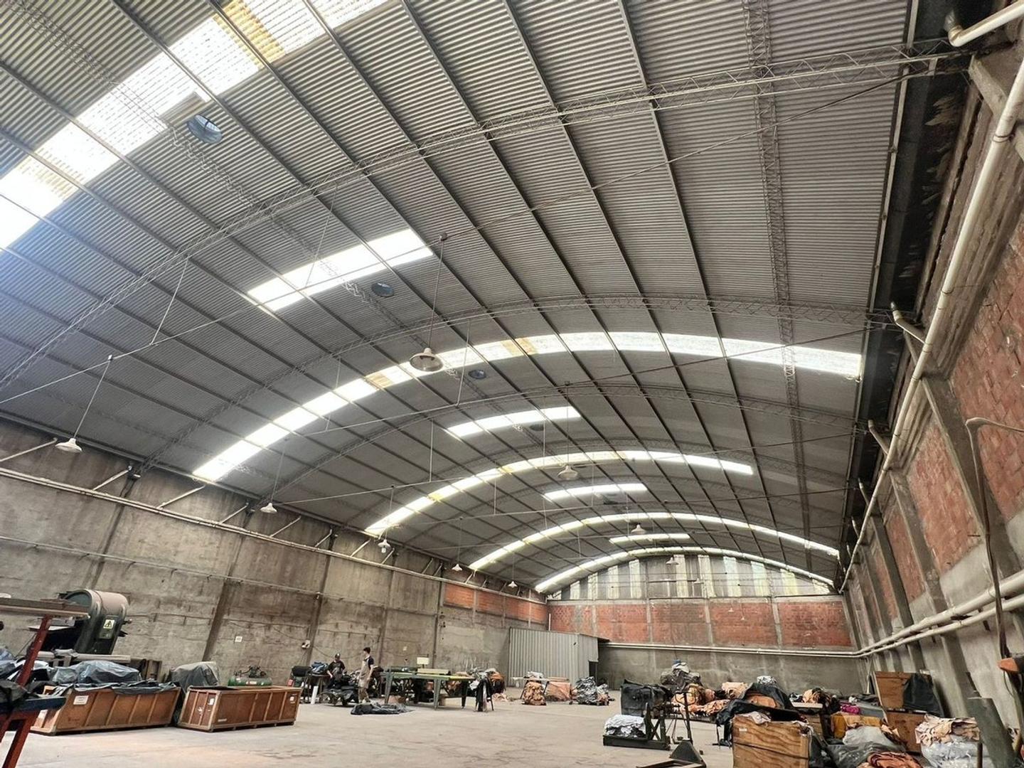 VENTA 3 GALPONES MÁS OFICINAS FRENTE DE RUTA 9