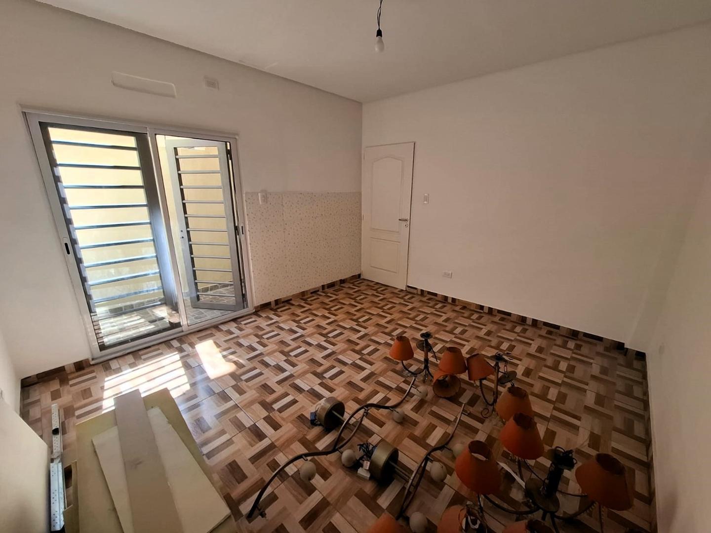 Depto Tipo Casa 2 ambientes con 1 baño