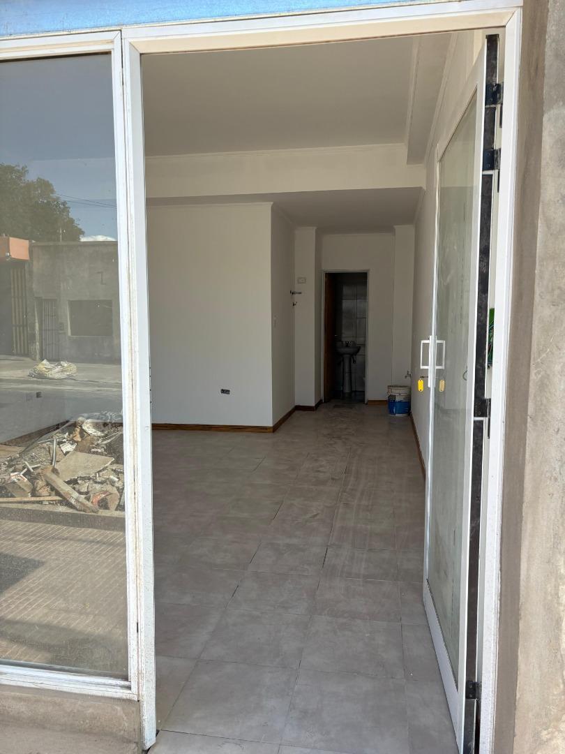 vendo local comercial en calle laprida