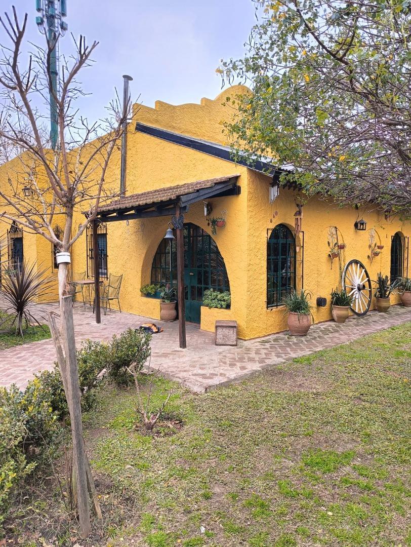 Hermosa Casa, quincho, piscina a metros de Avenida OPORTUNID