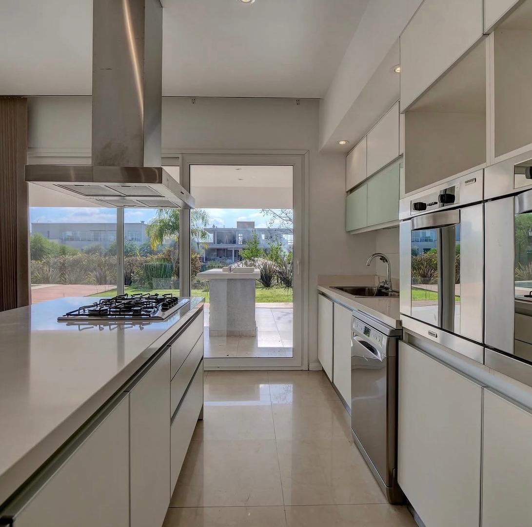 Casa en Venta al Este