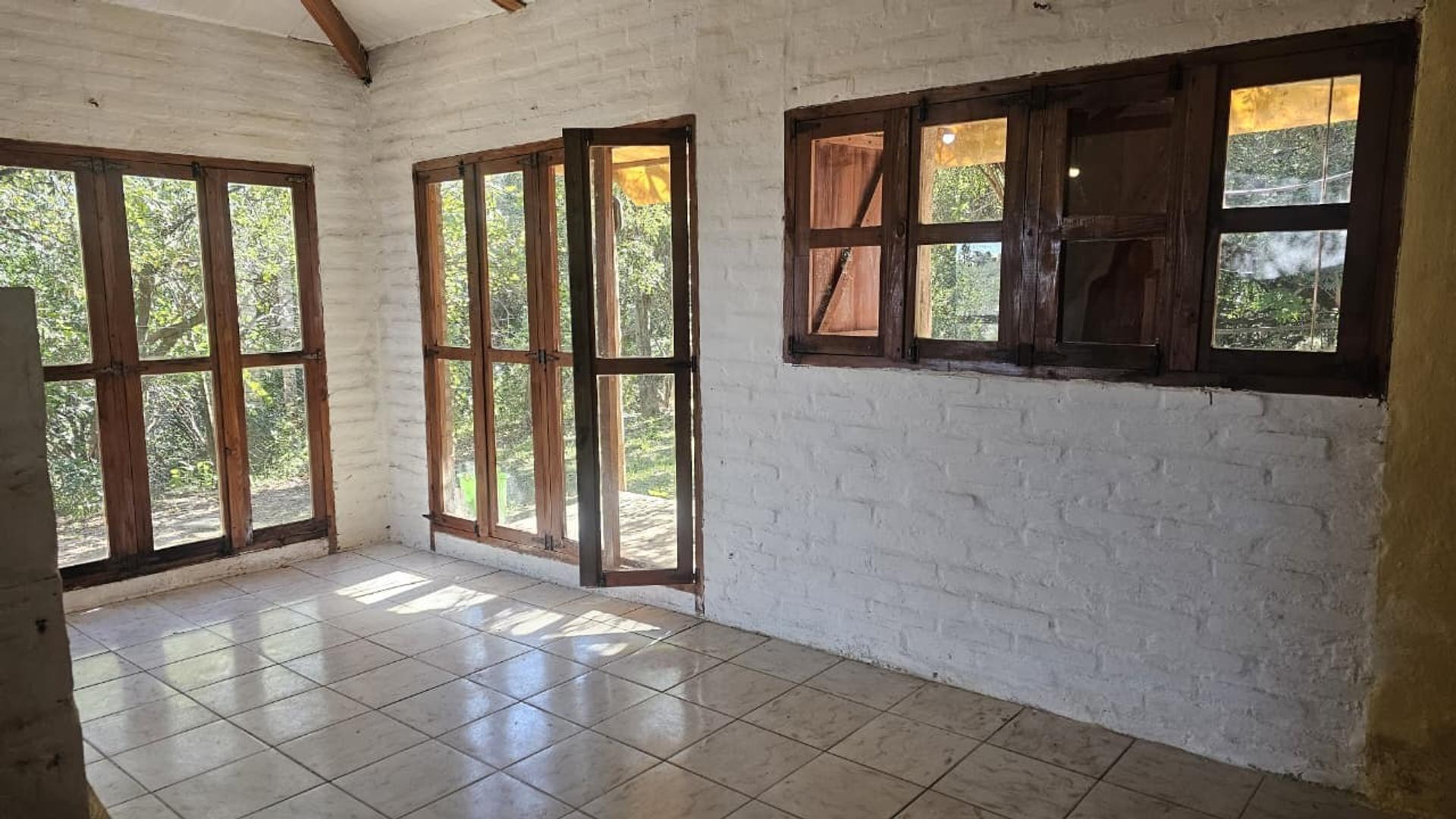 Casa 3 ambientes con 1 baño