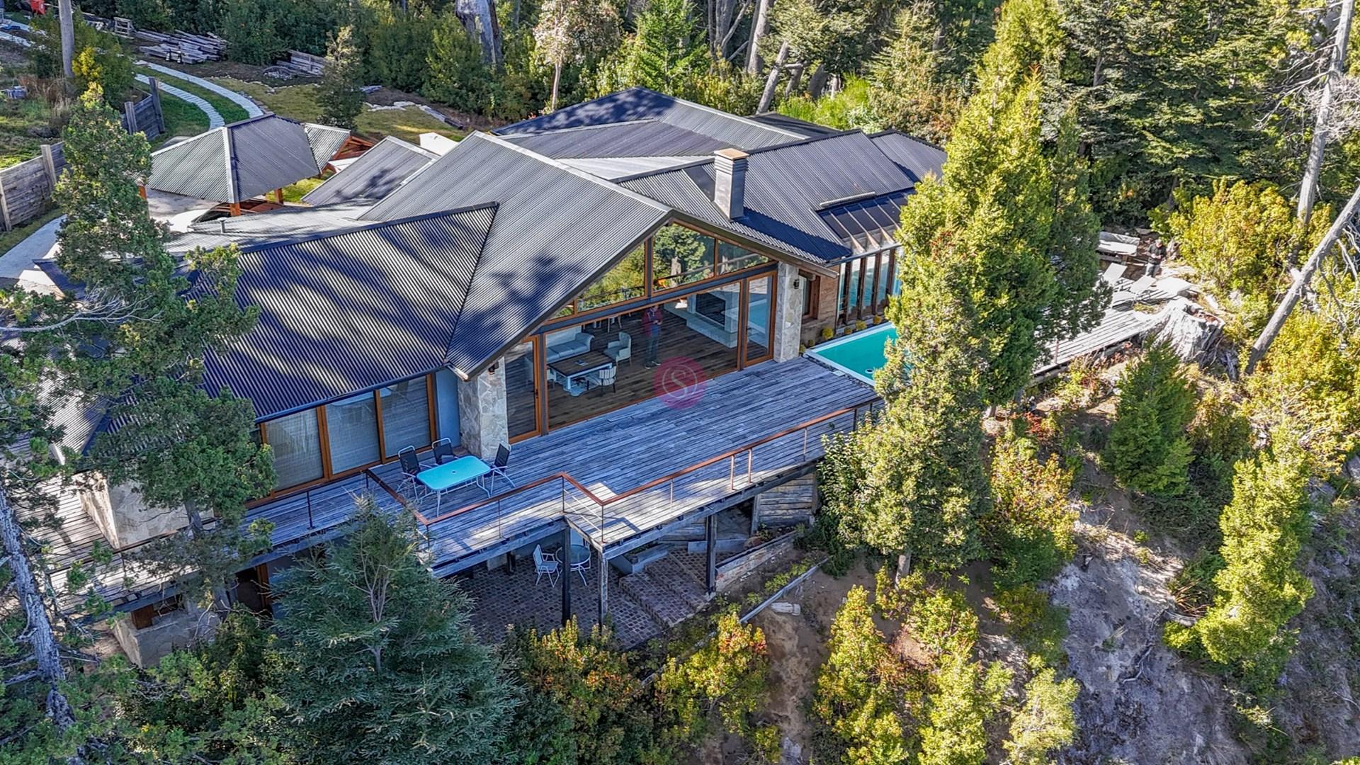 Casa en Venta con 2 cocheras