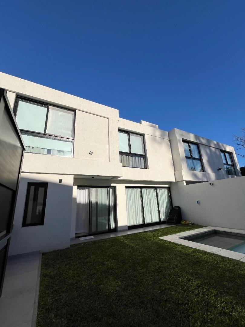 Depto Tipo Casa en Venta de 4 ambientes