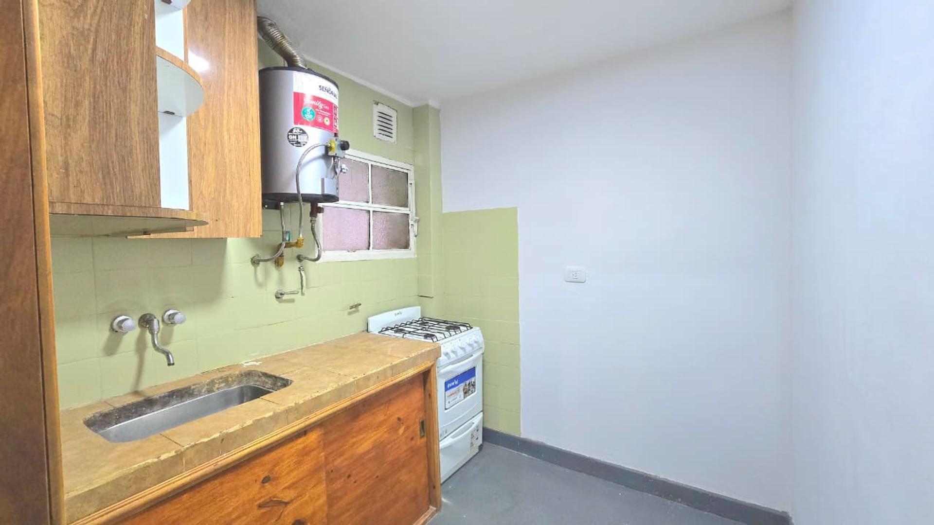 Casa 2 ambientes con 1 baño