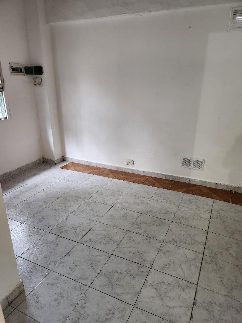 Casa 2 ambientes con 1 baño