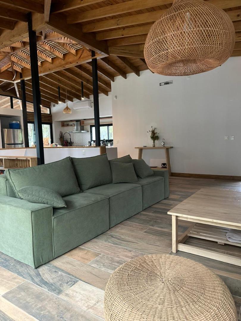 Casa 4 ambientes con 3 baños