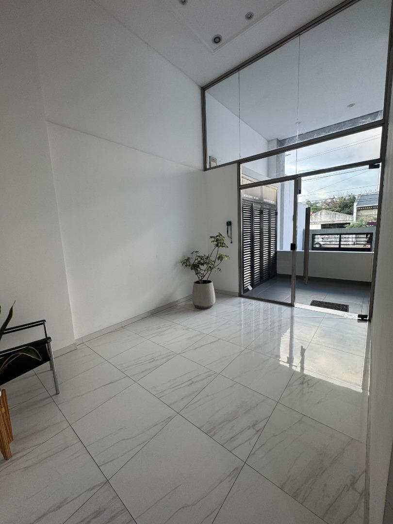 Av. Alsina 137 , Piso 5