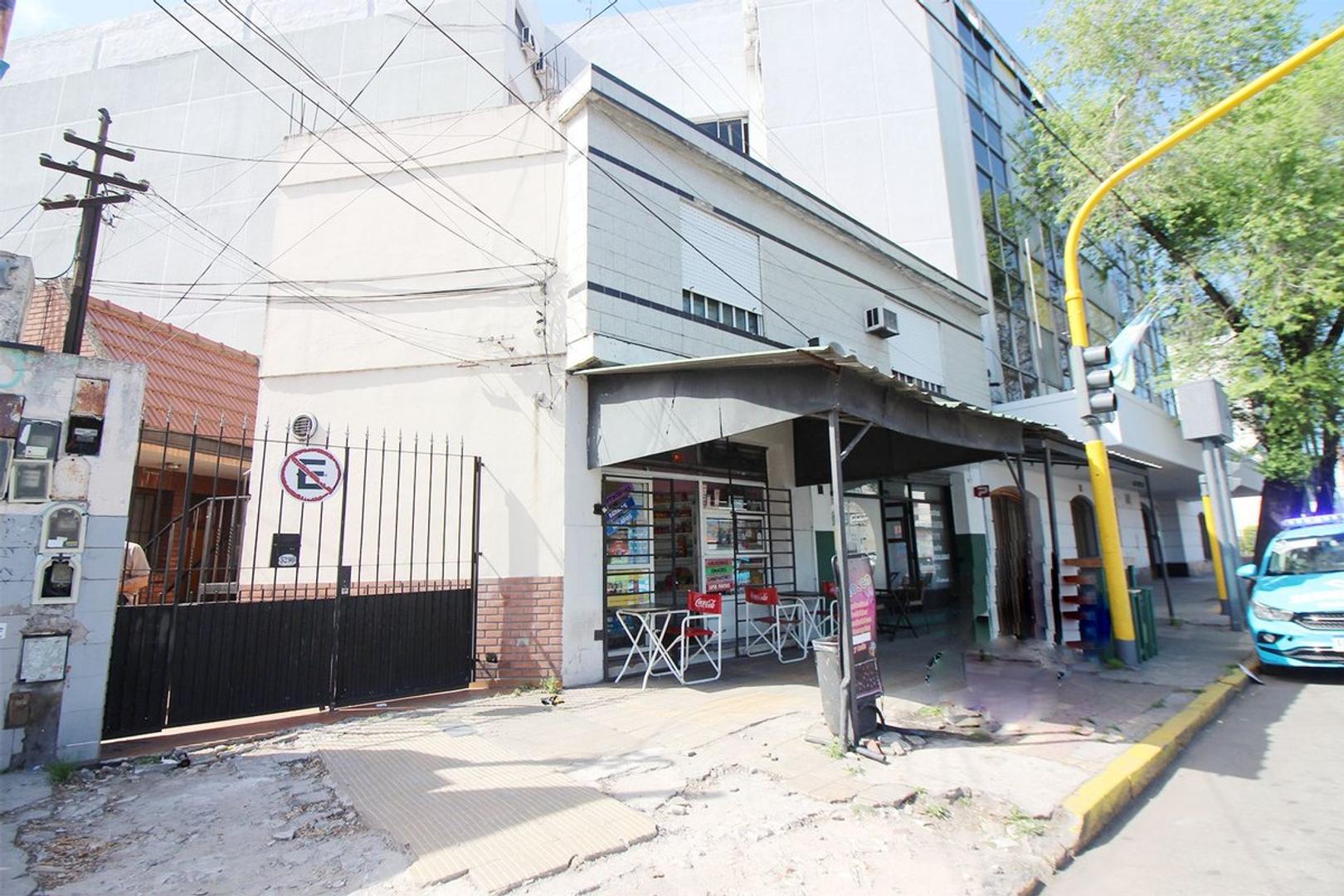 Avenida Hipólito Yrigoyen 5200