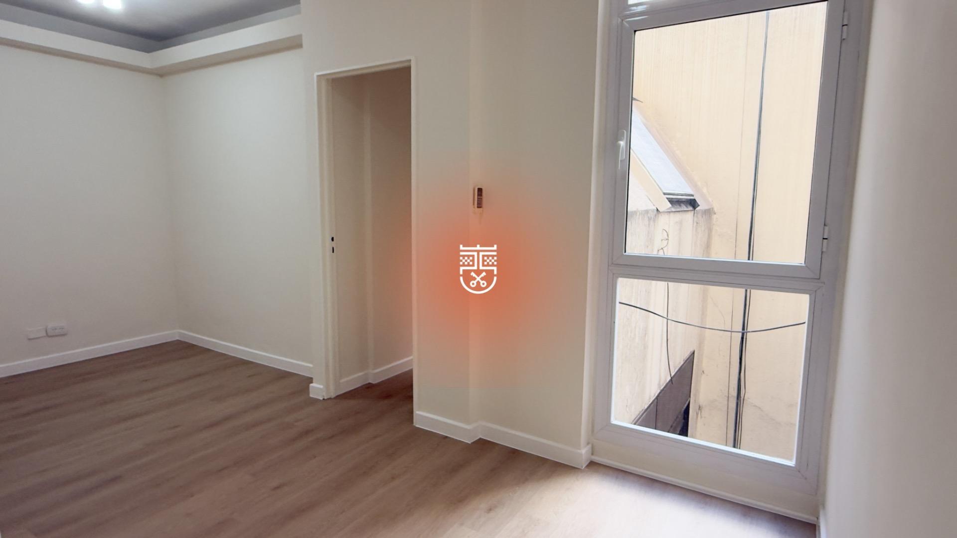 Ver Video-Sin muebles-2 Amb.lateral en excelente ubicación